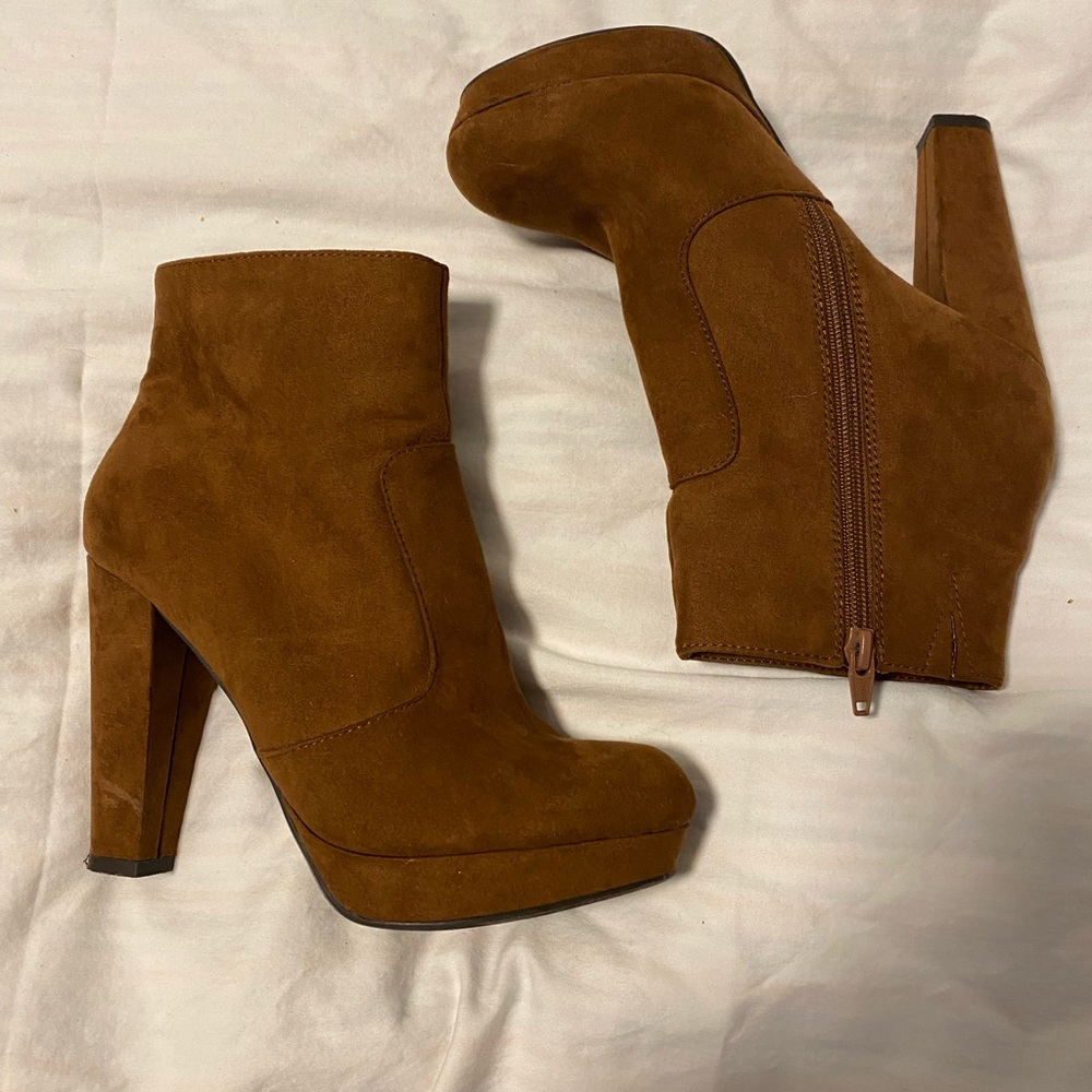 Mossimo brown suede booties - Picture 1 of 5
